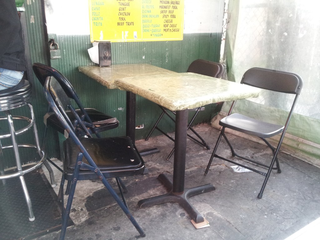 taqueria el paisa table and chairs